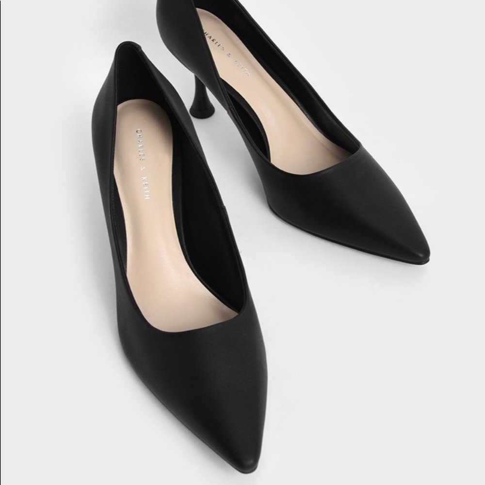 Charles & Keith
CK1-60361376
Black, US 8 leather